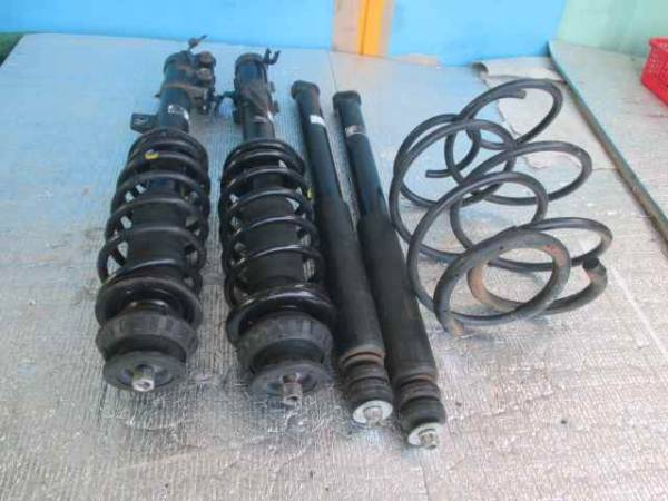 ☆ライフ JC2☆純正ダンパーASSY1台分セット　４ＷＤ用
