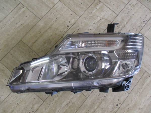 ホンダ　ＲＫ5　ステップワゴン　左ヘッドライトユニット