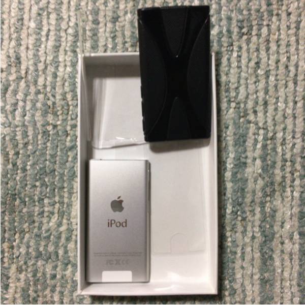 【美品】iPod nano 第7世代 16GB シルバー ケース付き