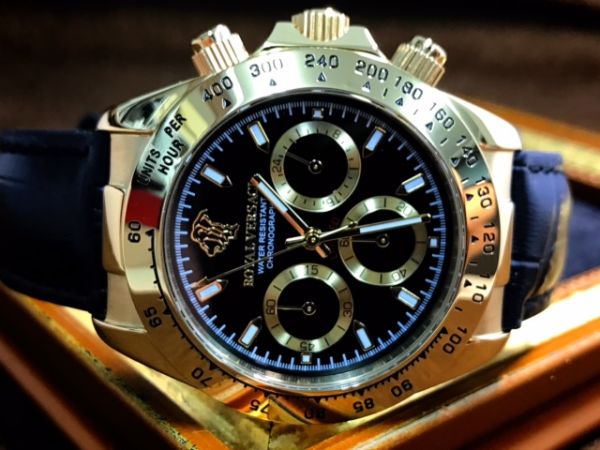 新品 世界限定３００本シリアルナンバー入り ROYAL VERSACI ロイヤルベルサーチ 正規品 クロノグラフ 腕時計 100M防水 本革