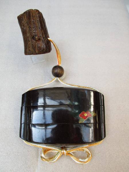 根付 - | 江時代 金蒔絵丸干支図五段印籠 漆器 8.5×6.5