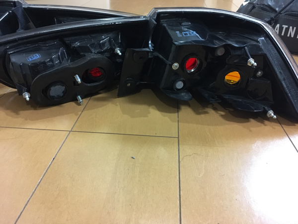 CZ4A 三菱ランサーエボリューションX 後期純正ブラックテールライト左右_2