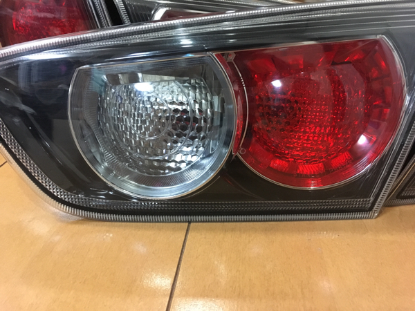 CZ4A 三菱ランサーエボリューションX 後期純正ブラックテールライト左右_3
