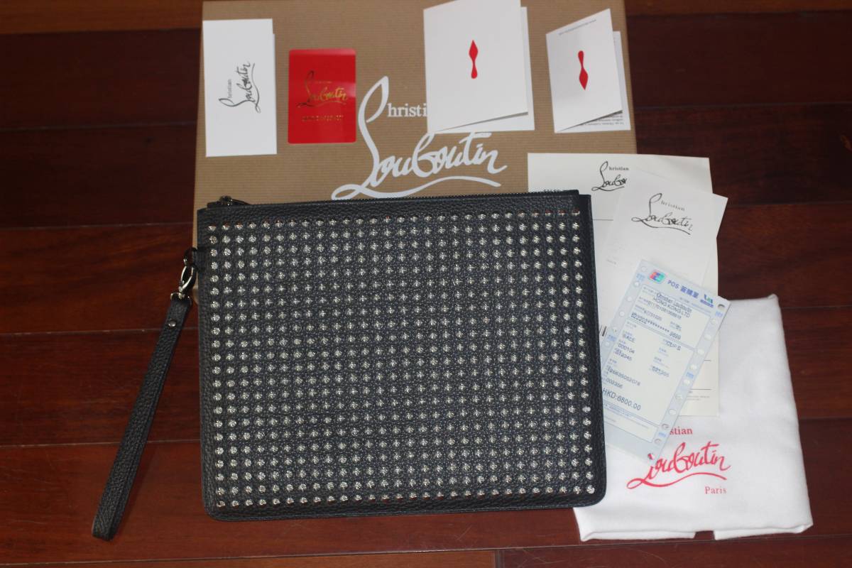 人気※Christian Louboutin クリスチャンルブタン クラッチバッグ　シルバースタッズ