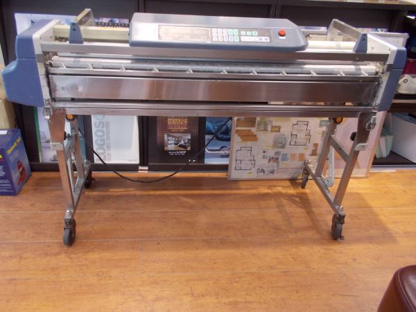 極東産機（株）　自動壁紙糊付機　HB-GD