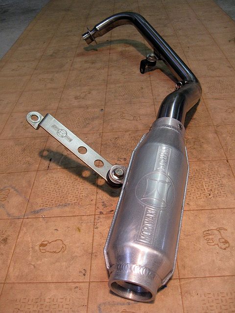 モリワキ MORIWAKI ENGINEERING モナカ管マフラー＆取り付けステー