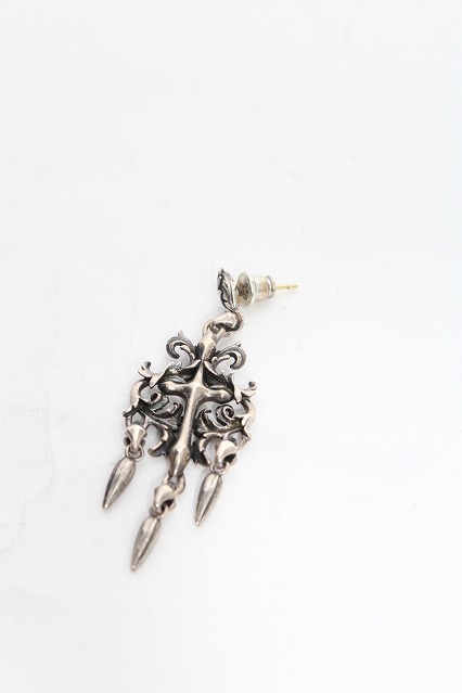 Bloody Mary ピアス.ソリタリー