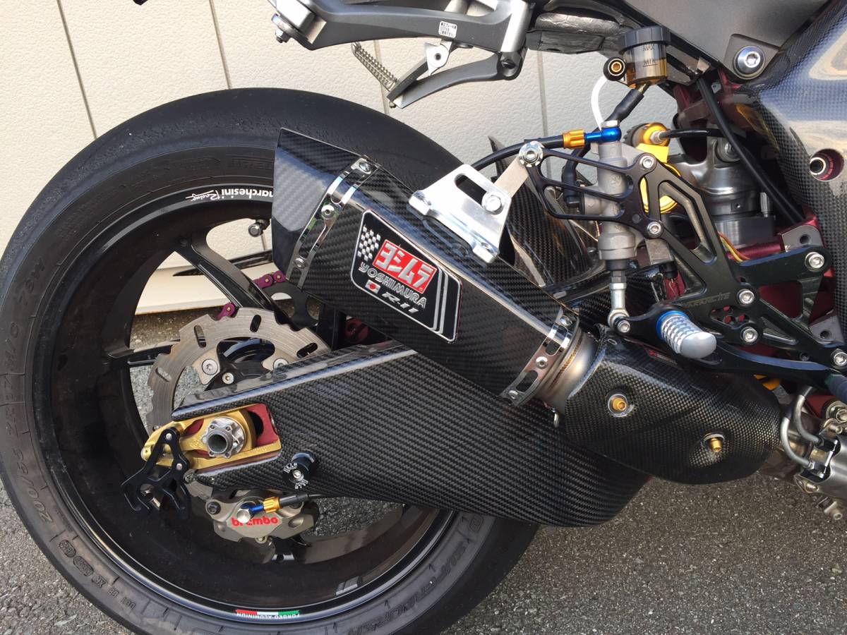 ヨシムラUSA ヨシムラ風　本物カーボンマフラー　60.5π ショップの方にもリピート購入　入荷数少ないのでお早めに！ ようやく入荷しました！ヨシムラ風 本物カーボンマフラー