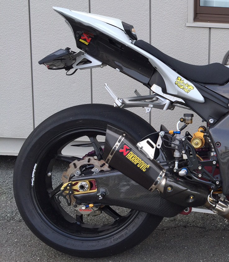 ヨシムラUSA ヨシムラ風　本物カーボンマフラー　60.5π ショップの方にもリピート購入　入荷数少ないのでお早めに！ ようやく入荷しました！ヨシムラ風 本物カーボンマフラー