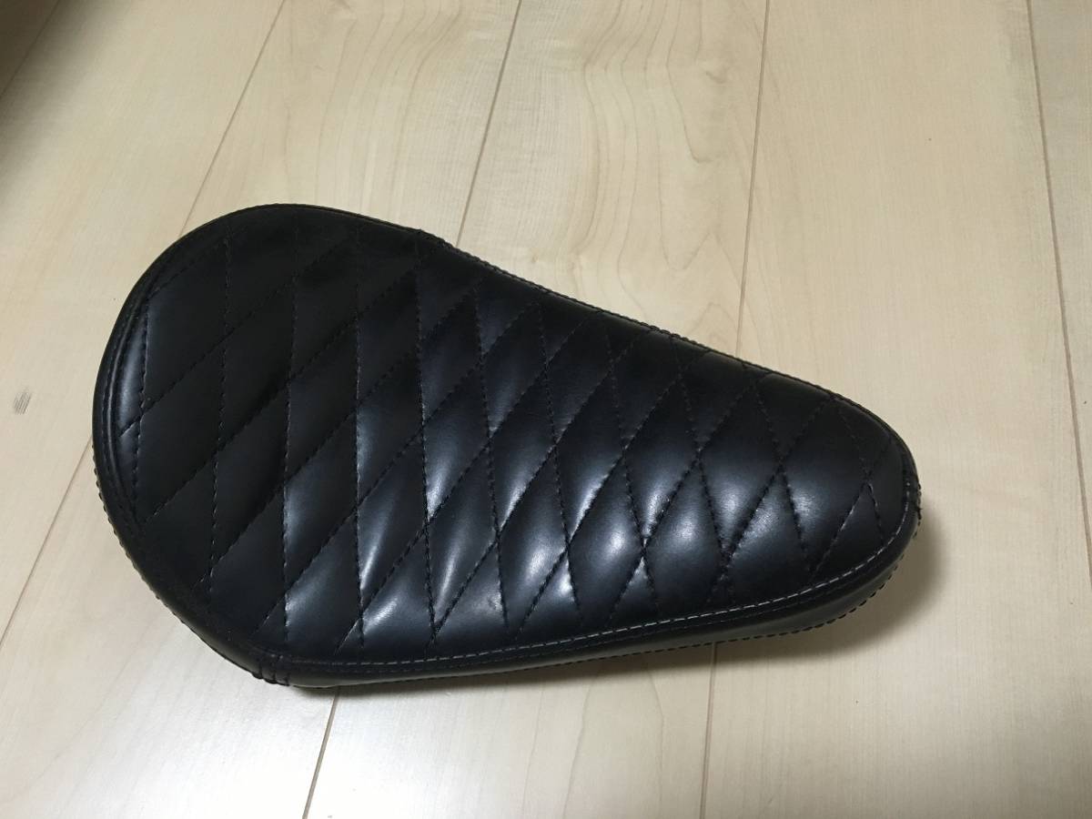 本革ソロシート ベイツ bates サドルシート チョッパー triumph ボバー 