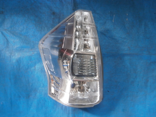 美品 ZVW40W ZVW41W 前期 プリウスα 左テールユニット