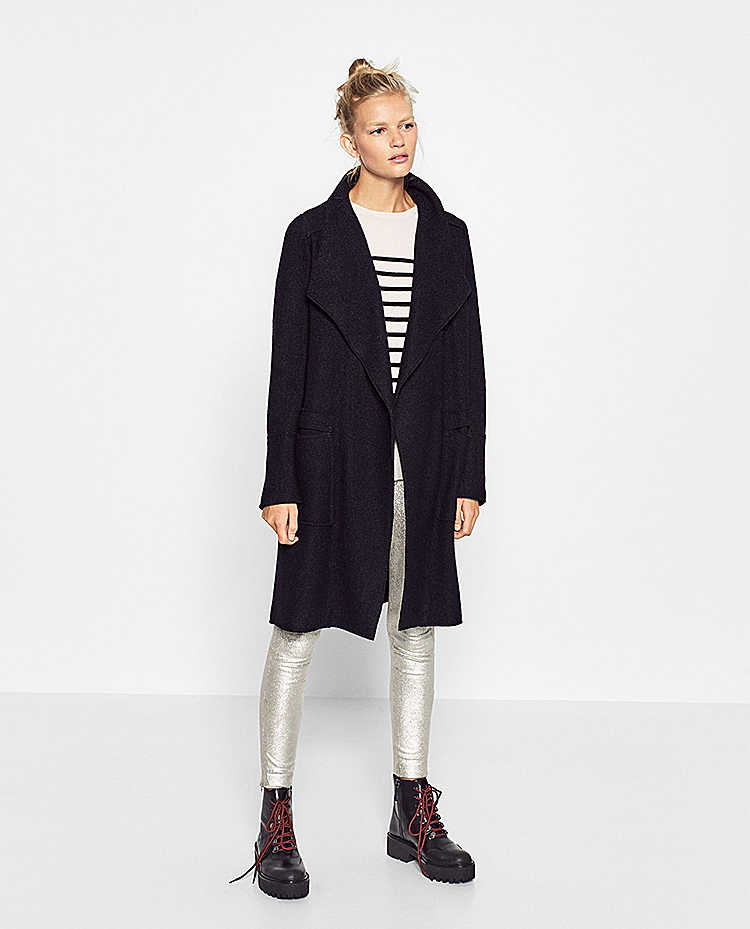 新品 未使用品タグ付き ZARAザラ 高級感ある 絶妙な丈感 クール派すべき一着ブラック Sサイズ 取り置き同梱OK