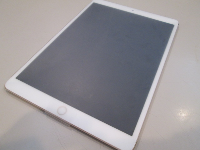 ☆docomo 利用制限保証 iPad Pro 10.5インチ cell 64GB ゴールド 新品未使用品 本体のみ☆