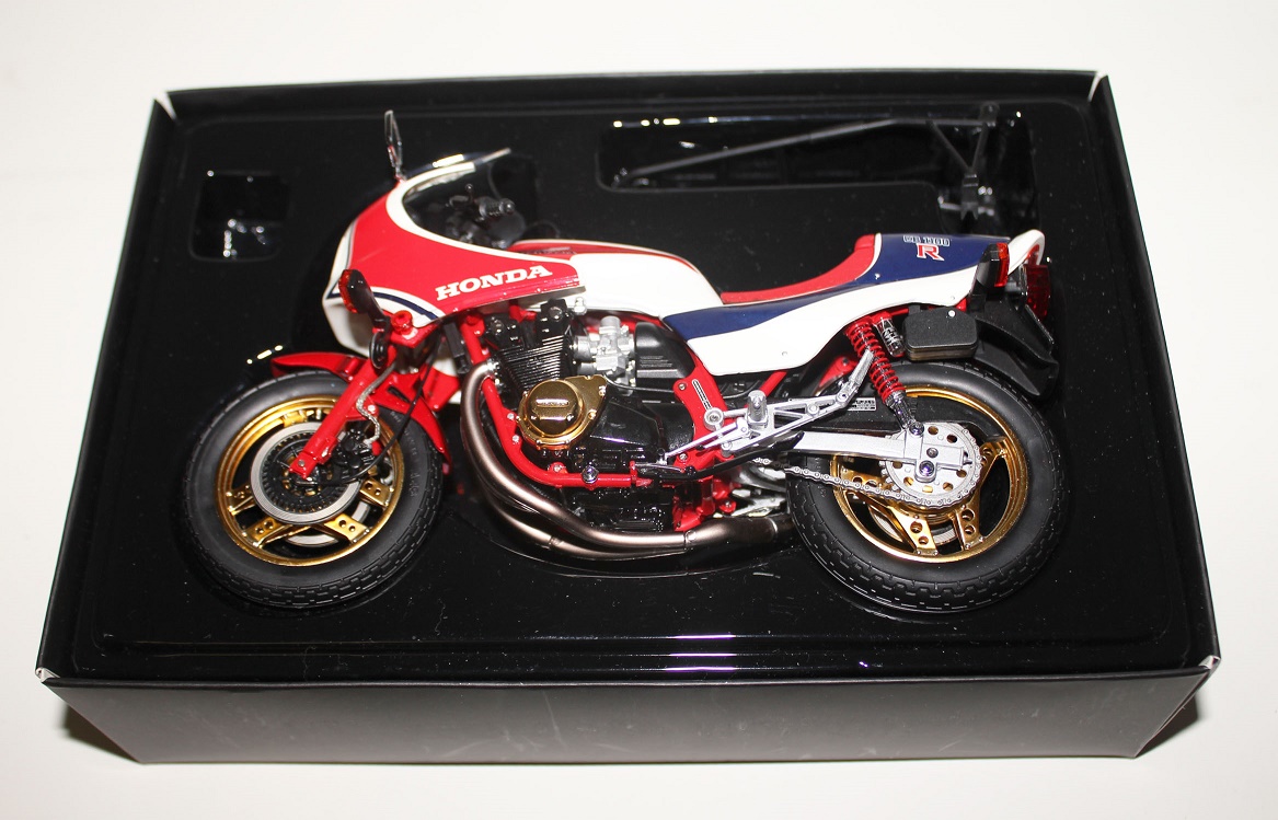 EP133. HONDA CB1100R 1981 MINICHAMPS 1:12 VS WIT'S MILESTONE