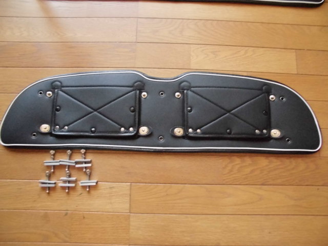 ローバーミニ　MK1　グリルカバー　白パイピング