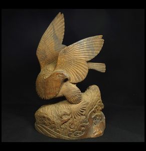 木彫り鷹 ※値下げしました！※ 木彫り 鷹のYahoo!オークション(旧ヤフオク!)の相場・価格を見る