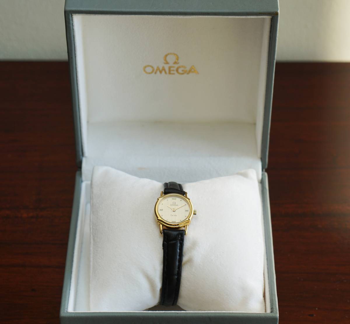 セールOMEGA オメガDevilleデビル ゴールド ヴィンテージ - メルカリ 美品 オメガ デビル クル・ド・パリ ダイアル ゴールド レディース Omega