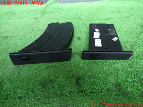 2UPJ-35227810]BMW M5 E60(NB50)ドリンクホルダー 中古