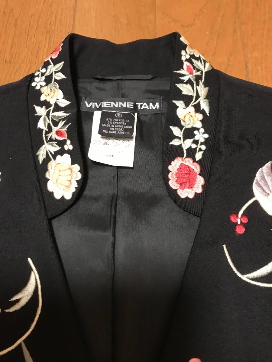 ☆送料込み 状態良 ヴィヴィアンタム 黒地 刺繍ロングベスト