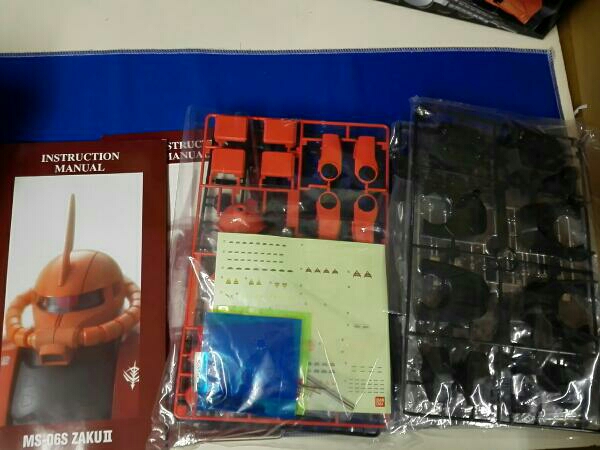 PG 1/60 シャア専用 ザクII [機動戦士ガンダム]