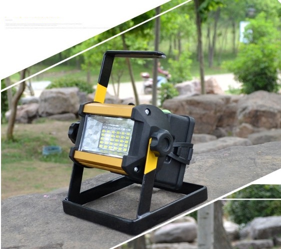 2I-043 【大盛3】新しい充電式 LED投光器 50Ｗ ワークライト屋外照明 電池付 電池４本付き 釣り フィッシング 作業灯 【キャンプ】(H)