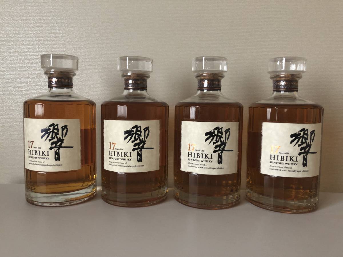 サントリー 響 HIBIKI 17年 700ml 43％ 4本