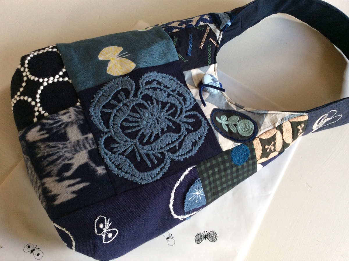 ハンドメイド ミナペルホネンショルダーバック（ブルーのhope）