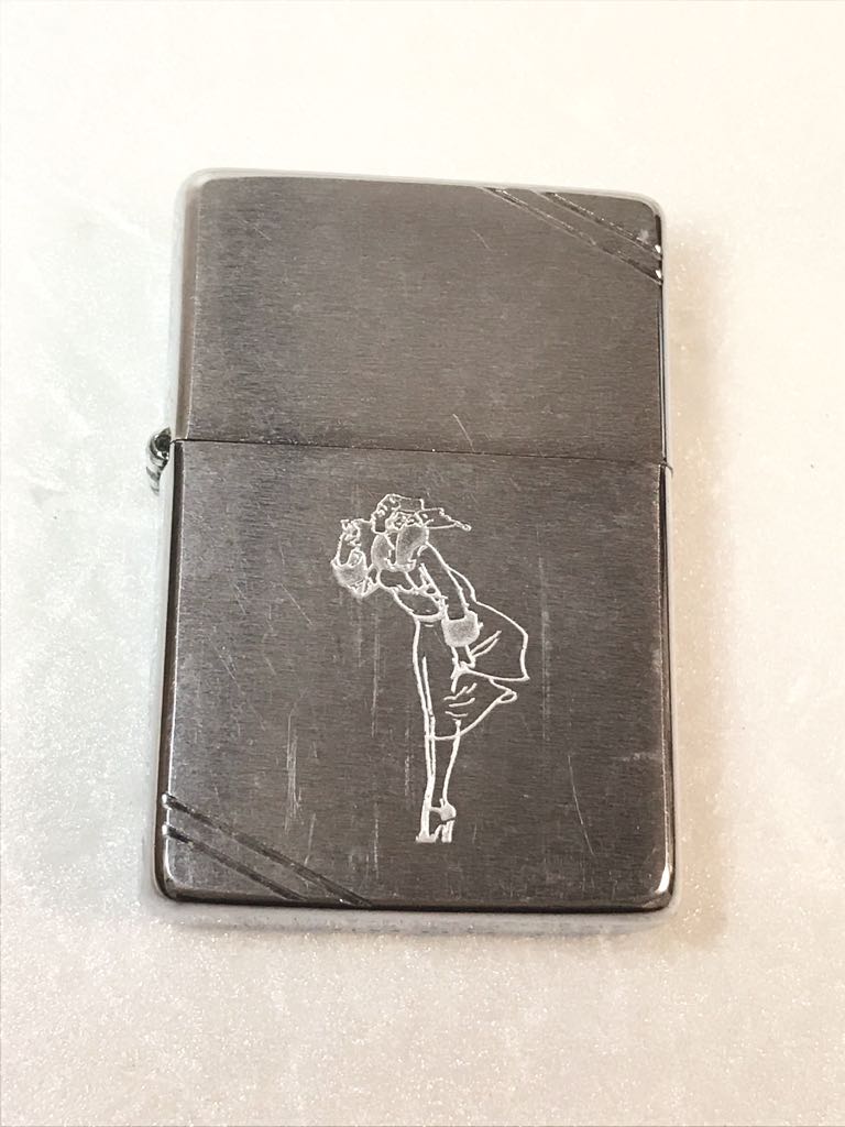 【ZIPPO】 ジッポ ライター 　女性がパイプを吸う姿　 アメリカ製