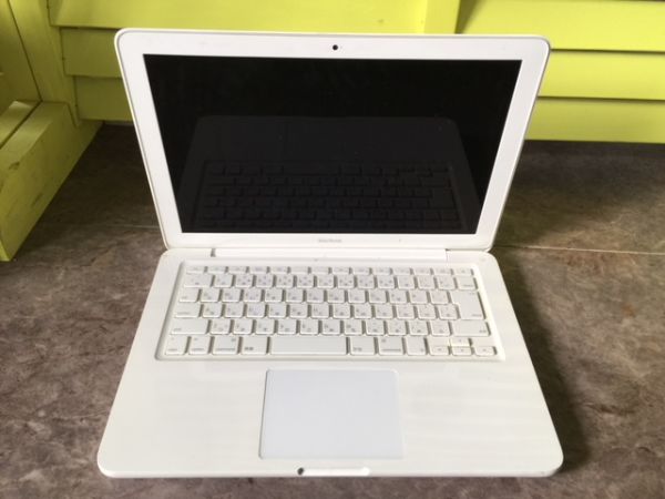 (T0231)Apple MacBook ノートパソコン PC 白 ジャンク アップル マックブック