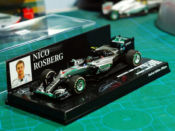 MINICHAMPS 【特売】メルセデス AMG W07 2016 #6 N.ロズベルグ 中国GP