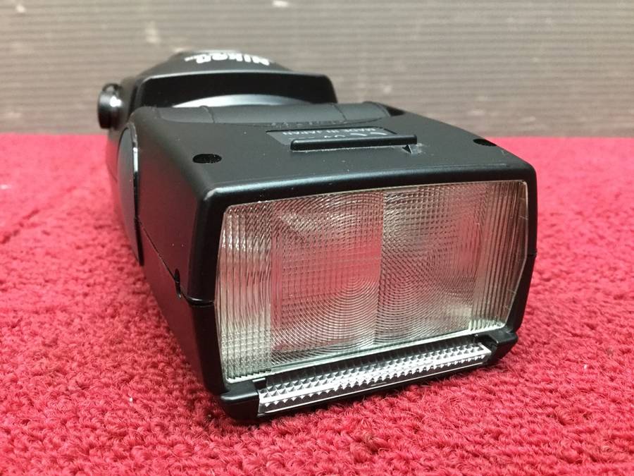 >ニコン　スピードライト　SB-700　新品同様購入依頼　使用頻度わずかのとても綺麗なお品です箱、パーツ、説明書、ケース等　全て揃っております。<br><br><span class=