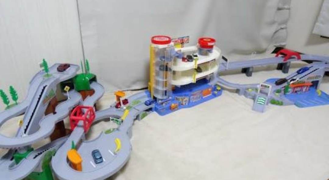 トミカ Tomica 峠やまみちドライブ 3連結可○トミカ峠やまみち