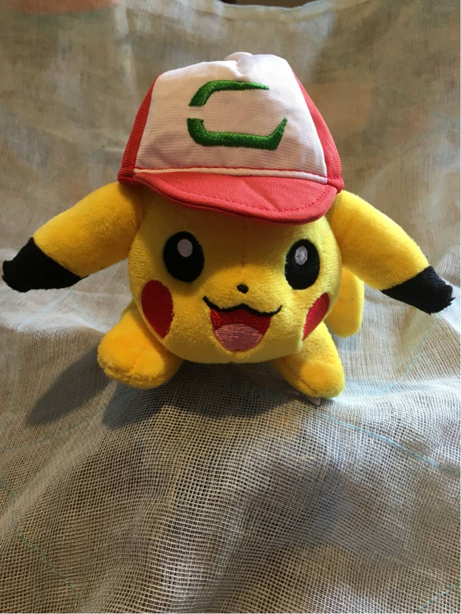 ポケモン 虹色の羽を持ったサトシのピカチュウ ぬいぐるみ 帽子にシミ