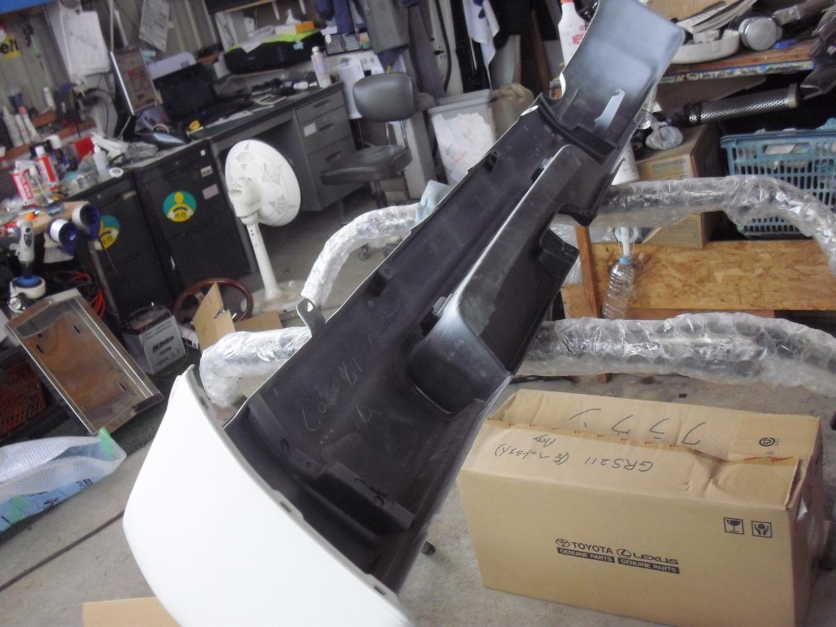 200系ハイエースバン ワイド用リアバンパー 白058 200系 ハイエース 6 200系ハイエースバン ワイド用リアバンパー 白058 200系 ハイエース 6