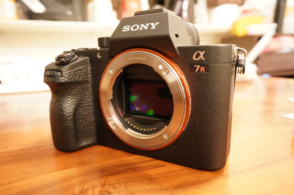 お得，大人気 【使用頻度少なめ 中古美品 α7R II ILCE-7RM2 ボディ】