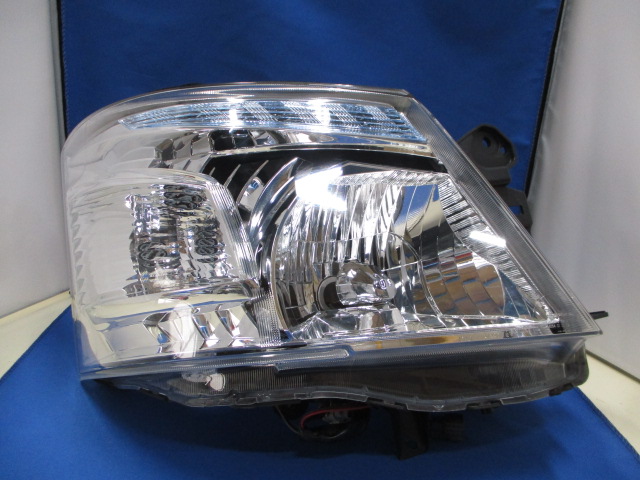 日産　NV350/キャラバン　E26/KS2E26/VW2E26　前期　右ライト/右ヘッドライト　HID/キセノン　純正　ICHIKOH　VALEO　H023　235123