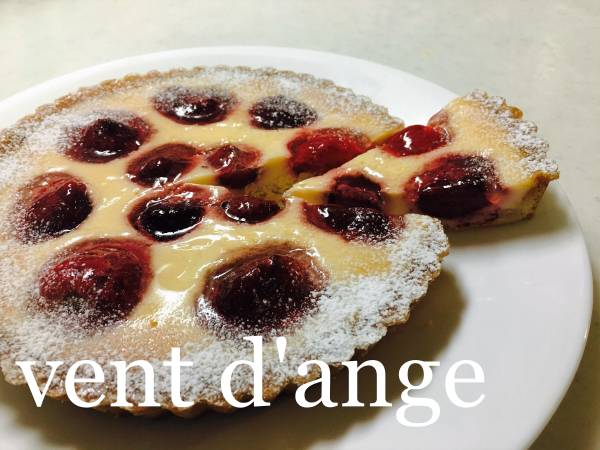 ☆いちごのミルキータルト　ホール　直径18㎝☆_1