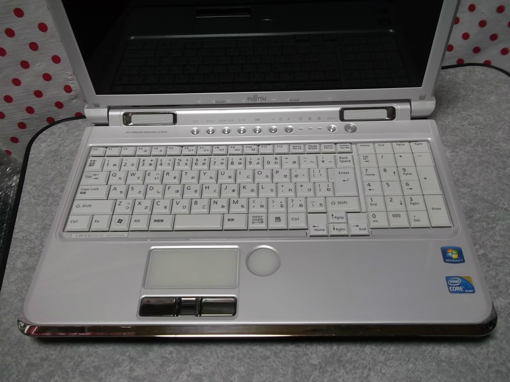 FMV ☆ジャンク/AH700 BN/FMVA70BNB7/Core i5-M560/2GB/15.6LED 