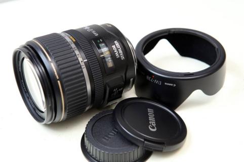 ⑭ キヤノン Canon EFS 17-85mm F4-5.6 IS USM フード＋キャップ有・動作極美品！