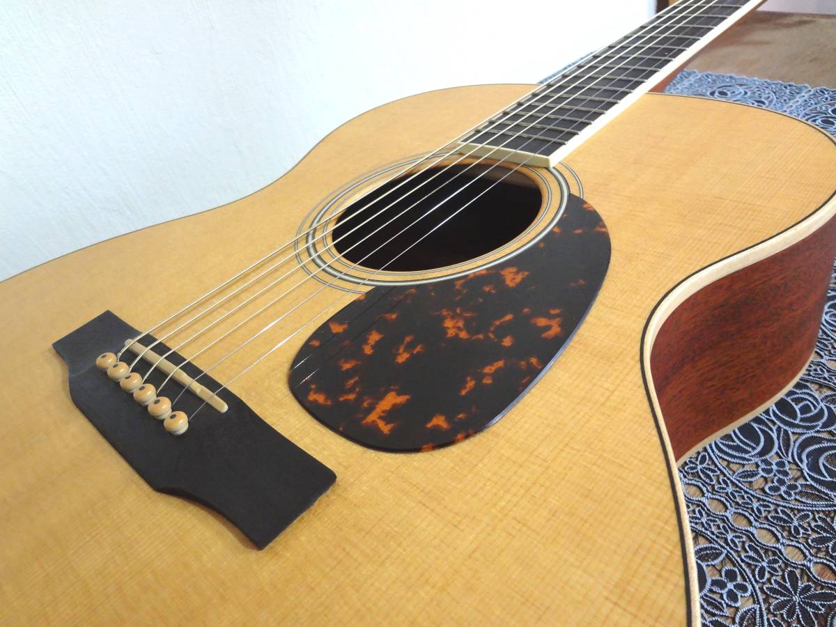 Larrivee ラリビー / OM-02 ★ケース付属