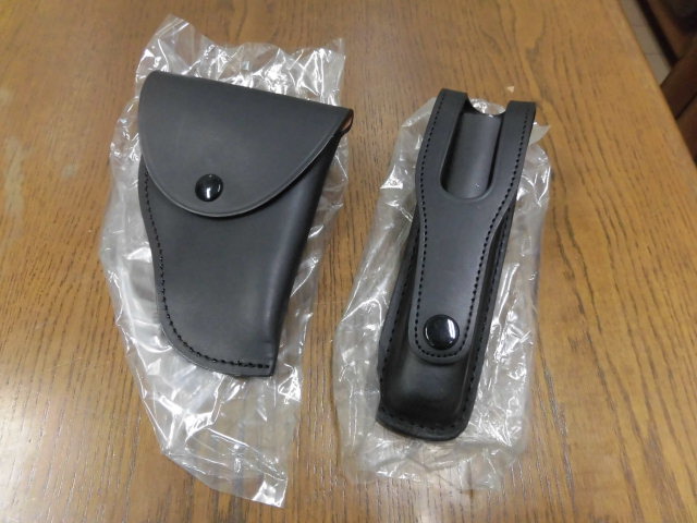 2026，人気SALE 在庫品/2点セット 黒革手錠ケース 警棒ホルダー 数量2