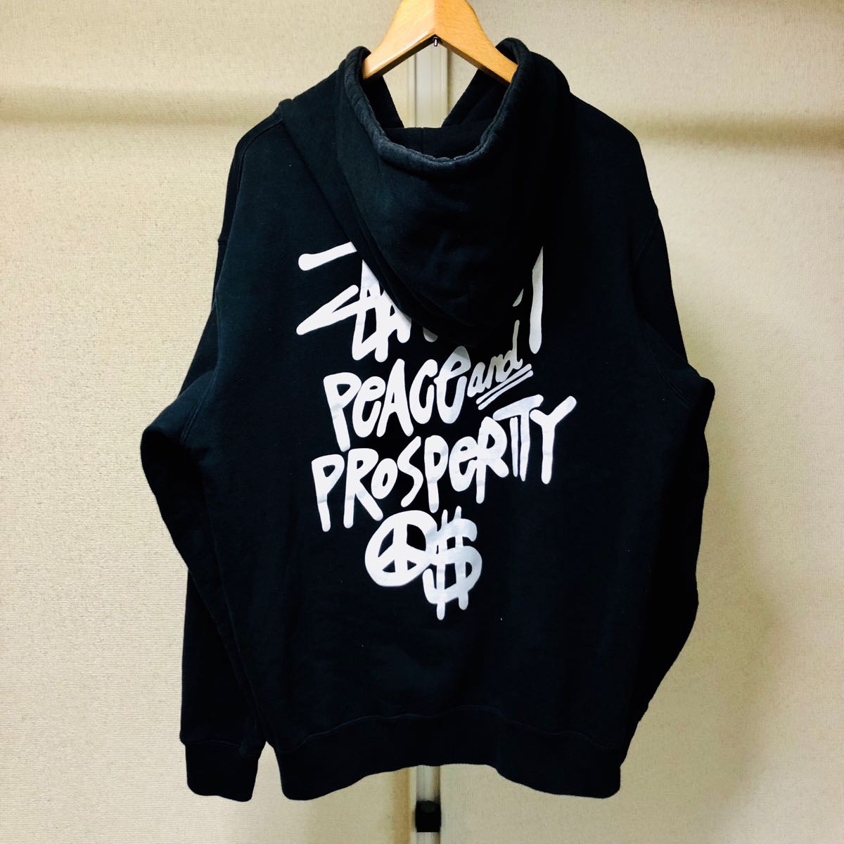 ステューシー stussy バックプリント ジップパーカー ブラック 