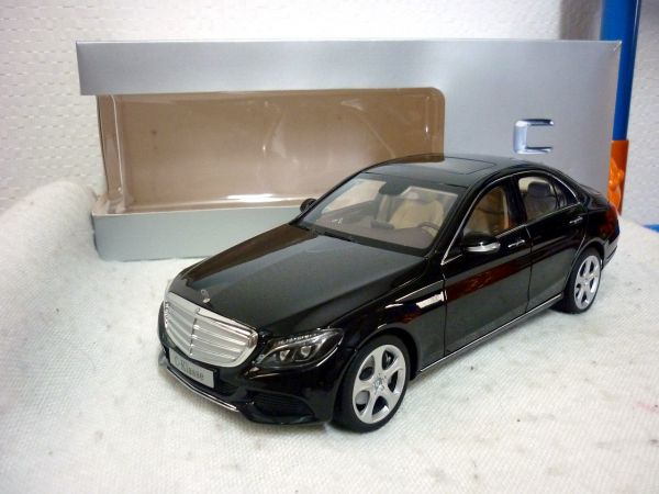 メルセデス ベンツ Cクラス W205 1/18 ミニカー ノレブ 黒 【公式通販】