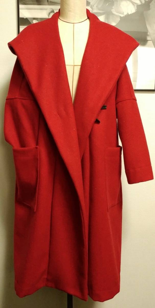 kaka** ハンドメイド ** レッド ** ウール ネップツイード ** ゆったり フード調 コート ** ドルマン ** 赤 ** 本水牛トグル