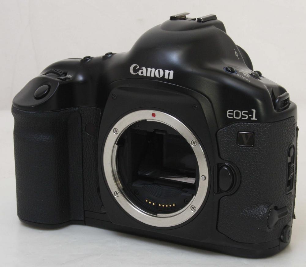 AE-1 50mm Canon 35mmフィルムカメラ 1:1.8レンズ付き キヤノンから