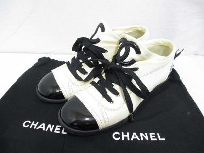 【2025，高品質】 シャネル CHANEL レザー スニーカー 36 1/2 白 黒 G25313 一部エナメル CCココマーク シューズ 革靴 イタリア製 保存袋付 レディース(レディースシューズ)｜売買されたオークション情報、yahooの商 その他