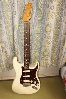 Fender 稀少！！ FENDER JAPAN JVシリアル ストラト