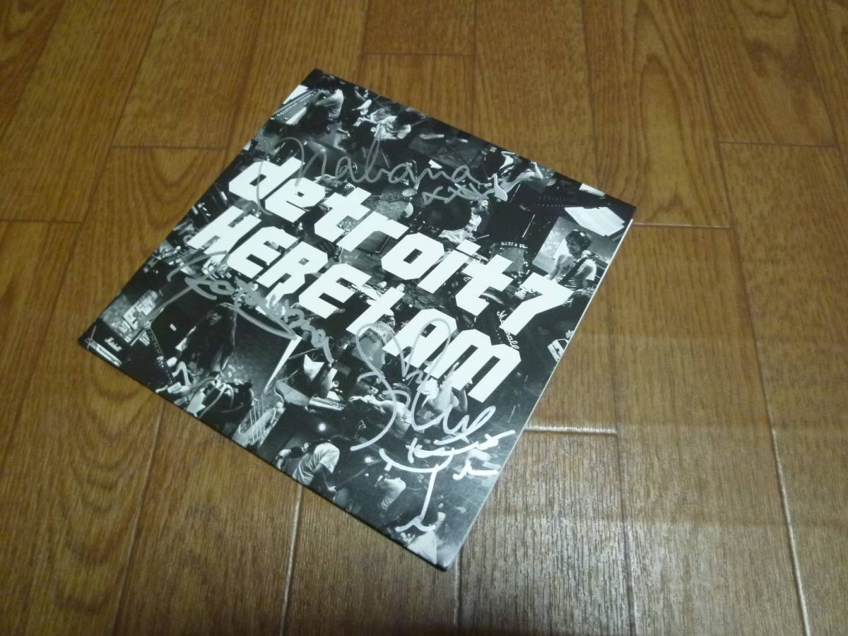 ▽EP detroit7 「HERE I AM」 メンバーサインがジャケ表と裏にそれぞれされている