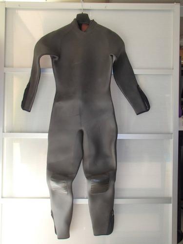 ★SAS製　スーツ　１８０ｃｍ　未使用品