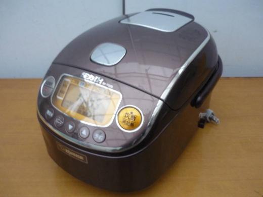 ZOJIRUSHI 象印 圧力IH炊飯ジャー NP-RJ05 2015年製